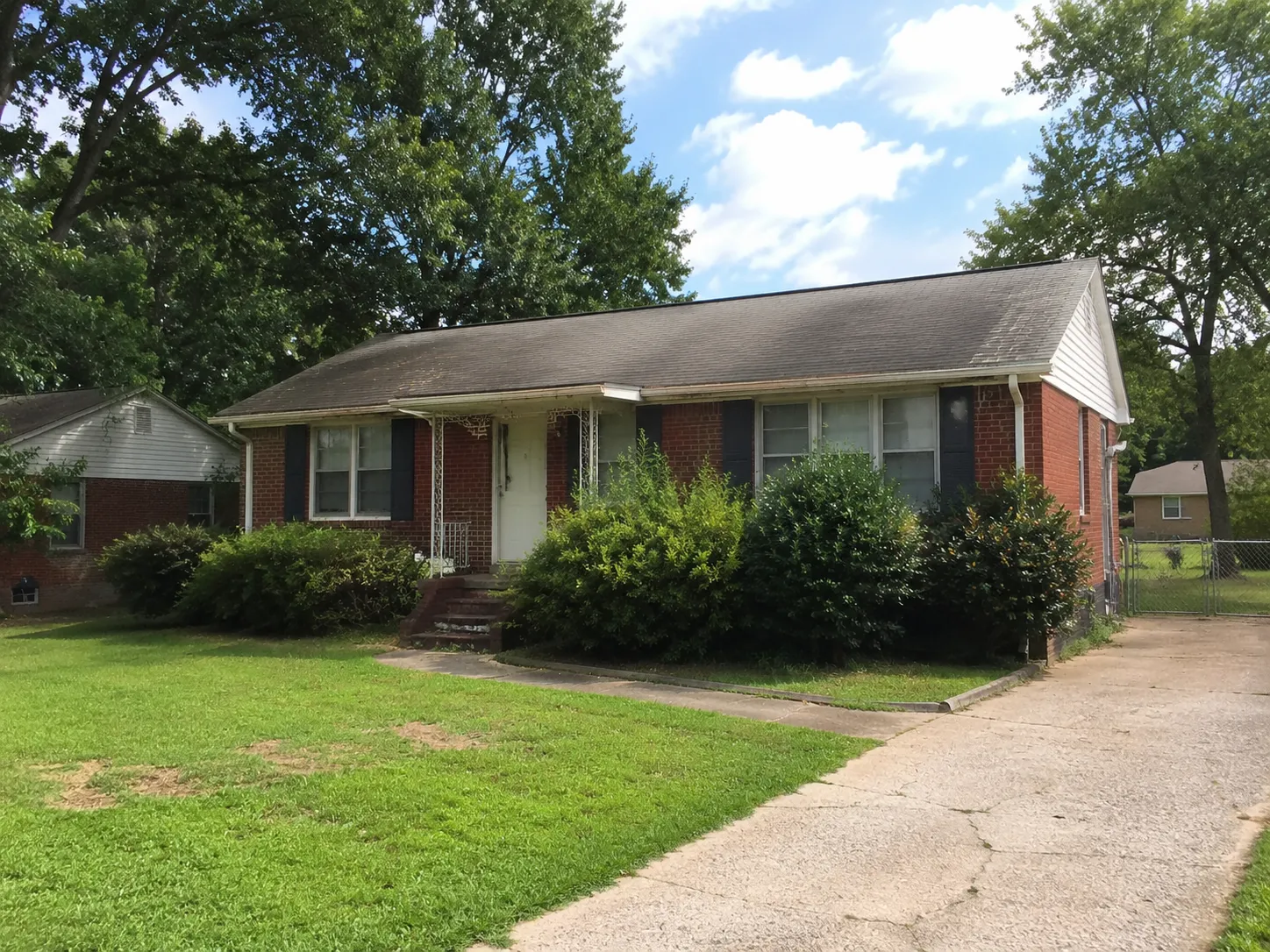 Knoxville Tennessee house with major repair issues that may be sold as-is